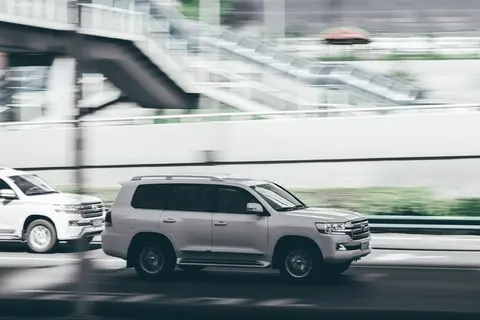 丰田“利润断崖”惊险换将